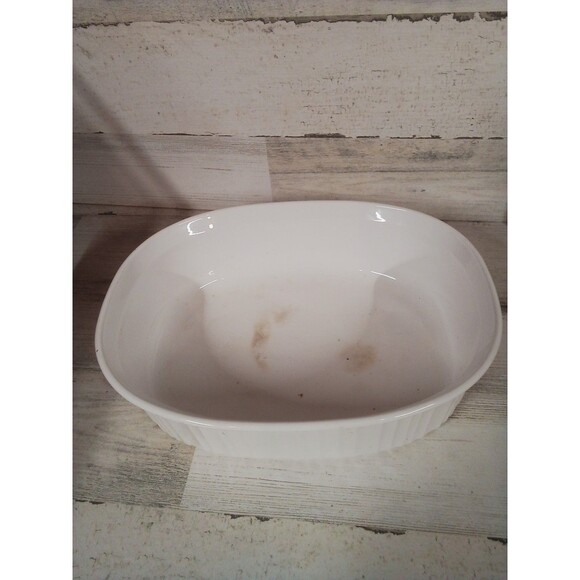 White Made In The USA  CorningWare Dish See Photos For Stating - Picture 15 of 16